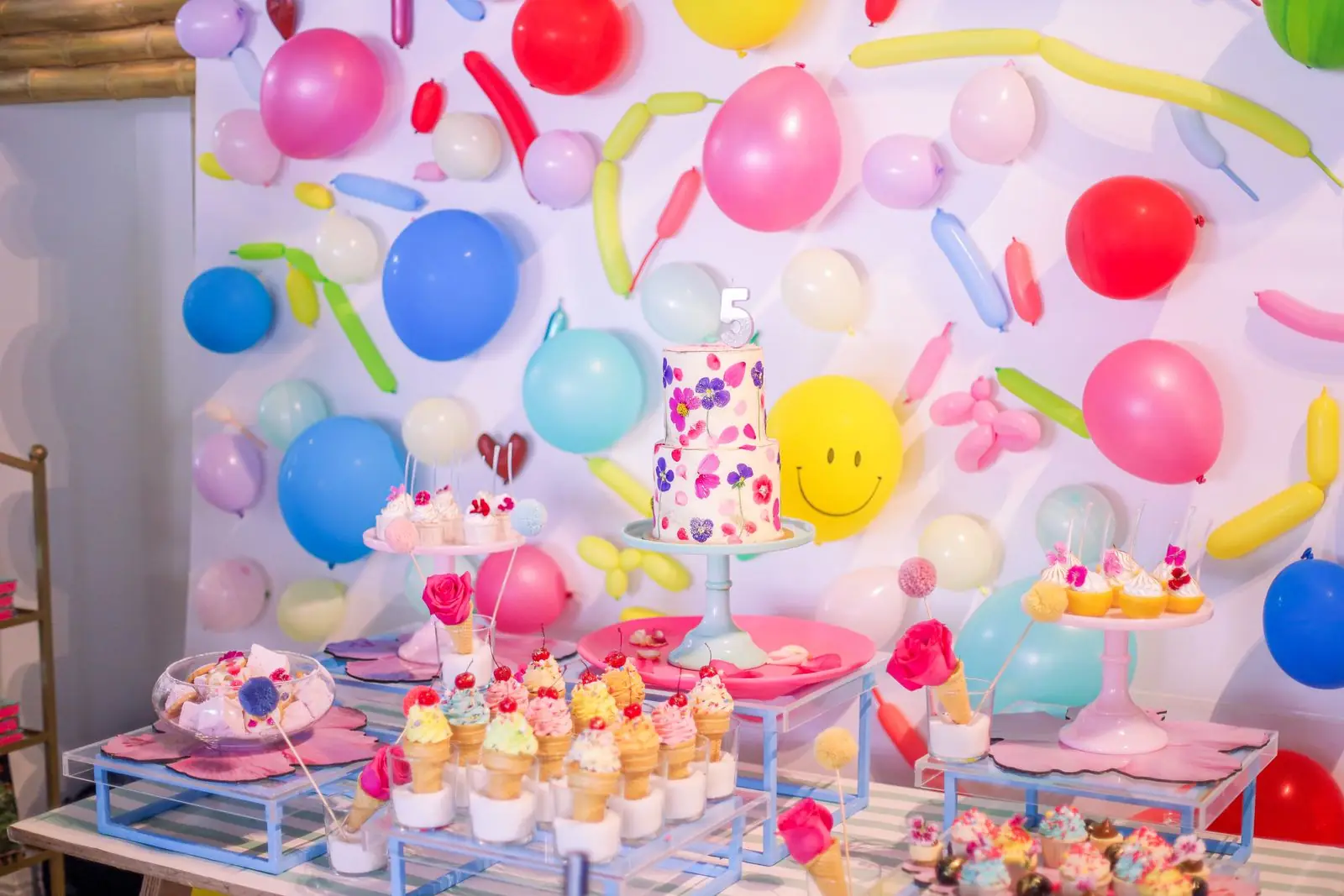 Mesa de doces para festa de aniversário